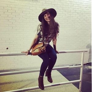 Meet your Posher, Juliette